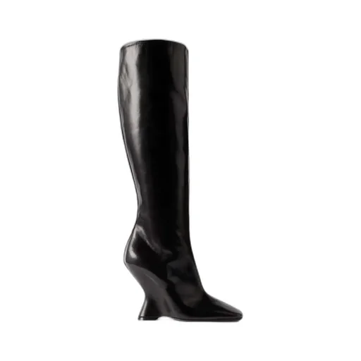 Square-Toed Boots
