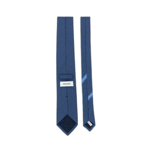 Pointed Tie