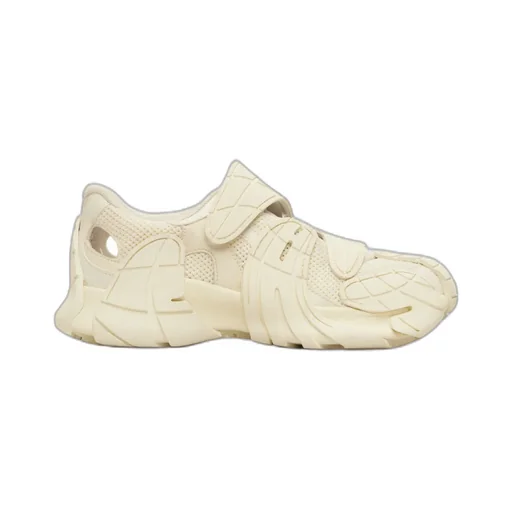 Tormenta Sneakers