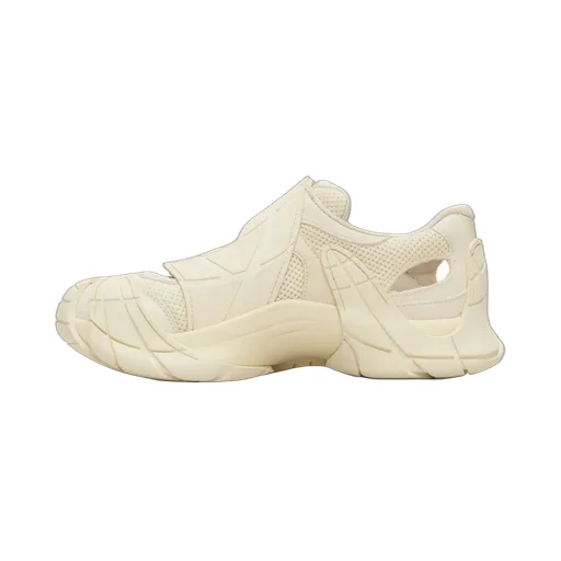 Tormenta Sneakers