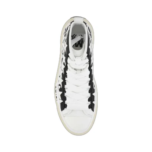 Stars Court Sneakers