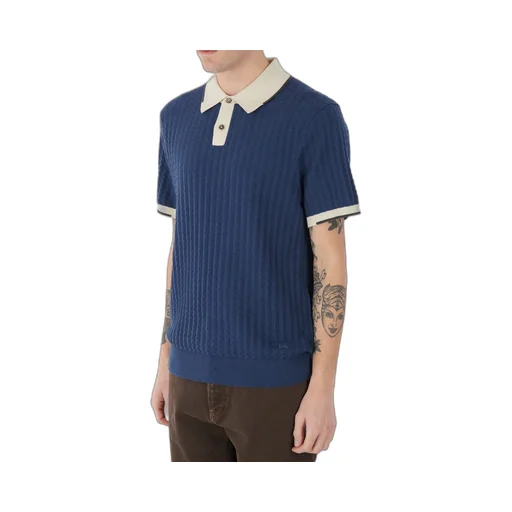 Short-Sleeved Shirt