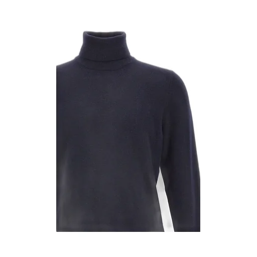 Long-Sleeved Crew Neck Sweater
