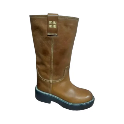Round-Toe Boots