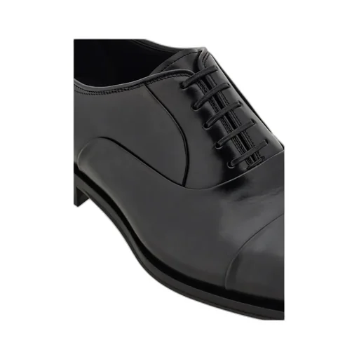 Oxford Shoe With Toe Cap