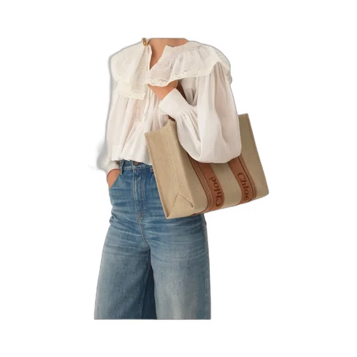Chloé Woody Logo Detailed Medium Tote Bag