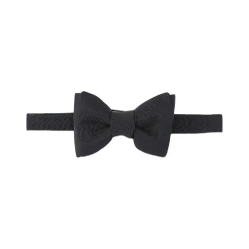 A Wraparound Bowtie
