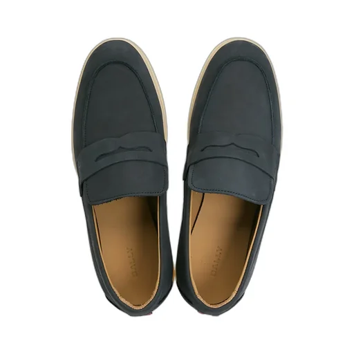 Round-Toe Casual Shoes