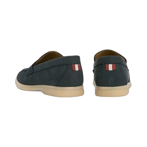 Round-Toe Casual Shoes
