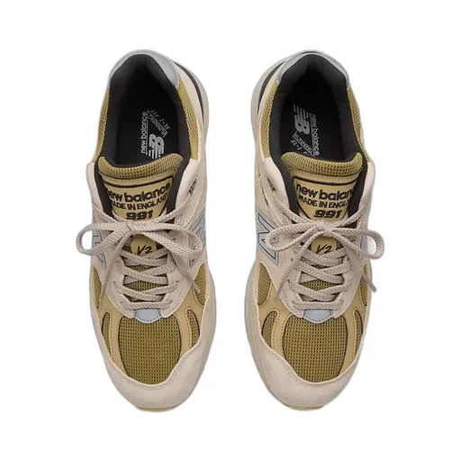 991V2 Panelled Sneakers