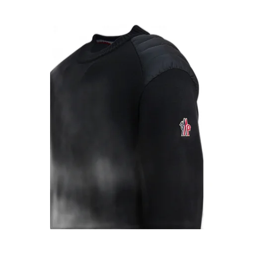 Long-Sleeved Knitwear