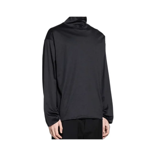 Long-Sleeved T-Shirt