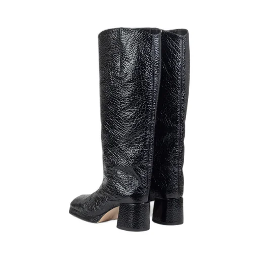 Round-Toed Boots