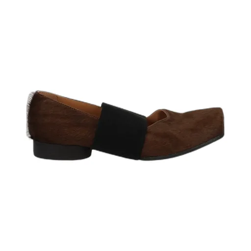 Square-Toed Ballet Shoes