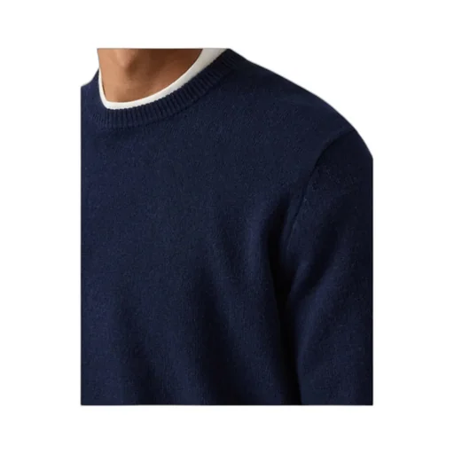 Long-Sleeved Knitwear