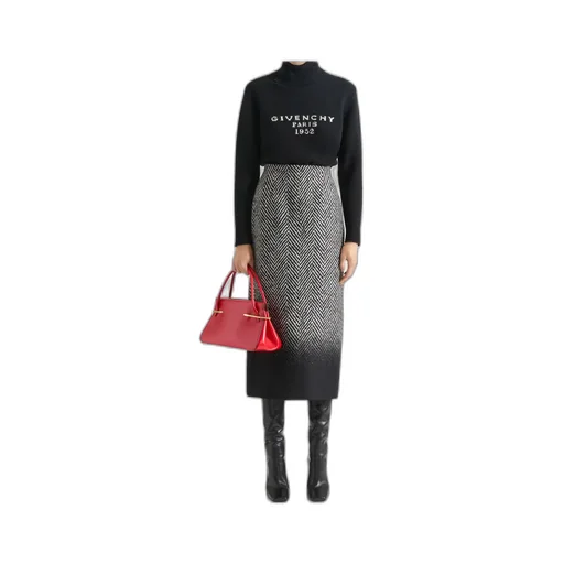 Medium Pinch Bag In Leather