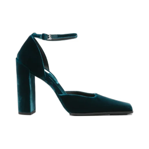 Square D'orsay Pumps In Velvet