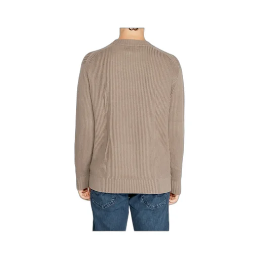 Long-Sleeved Knitted Pullover