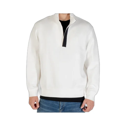 Long-Sleeved Sweatshirt