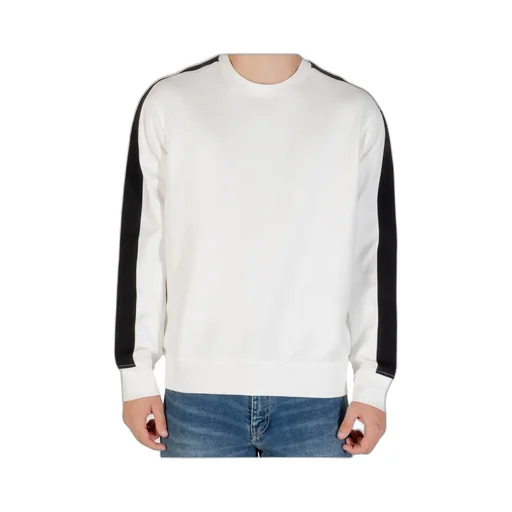 Long-Sleeved Sweatshirt
