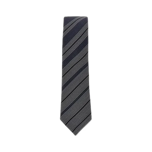 Pointed Tie