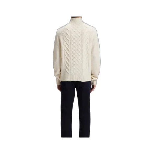 High-Necked Long-Sleeved Sweater