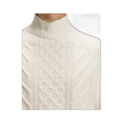 High-Necked Long-Sleeved Sweater
