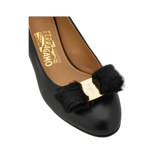 Vara Block Heel Pump