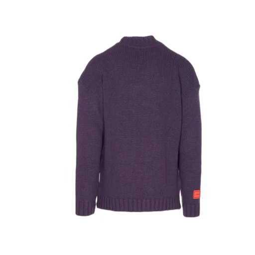 Long-Sleeved Crew Neck Pullover