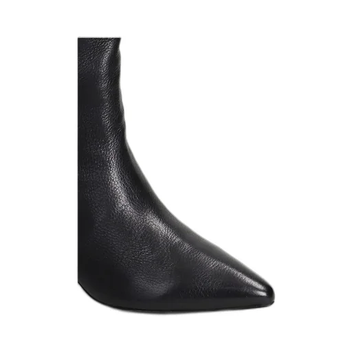 Pointed-Toe Boots