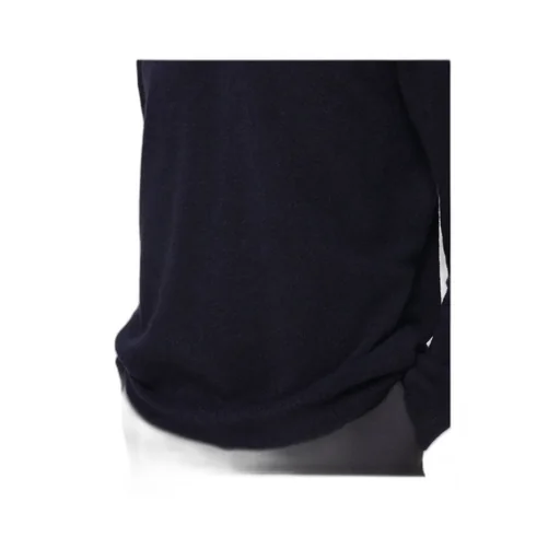 Long-Sleeved Knitwear