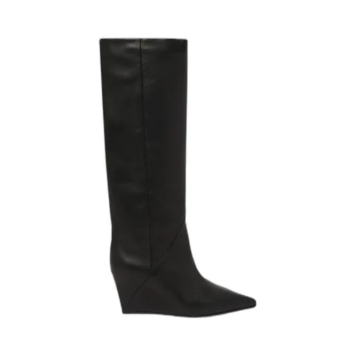 Pointed-Toe Boots