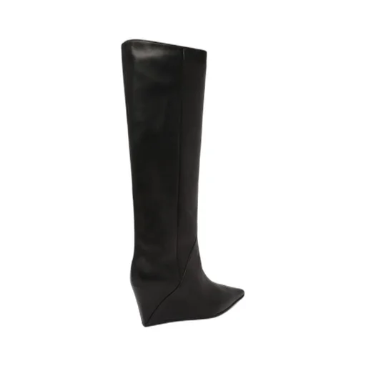 Pointed-Toe Boots