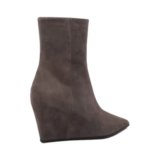 Pointed-Toe Ankle Boots