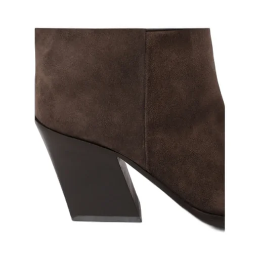 Square-Toe Boots