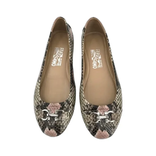 Logo Details Flat Shoes