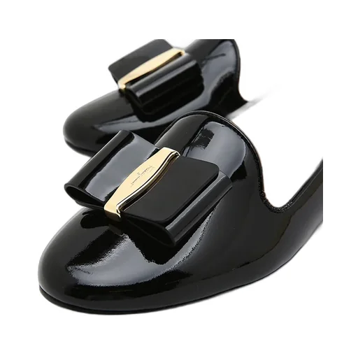 Bow-Decorated Flat Shoes