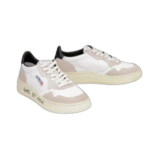 Low-Top Trainers