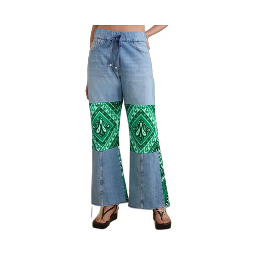 Piece-Sewn Flared Jeans