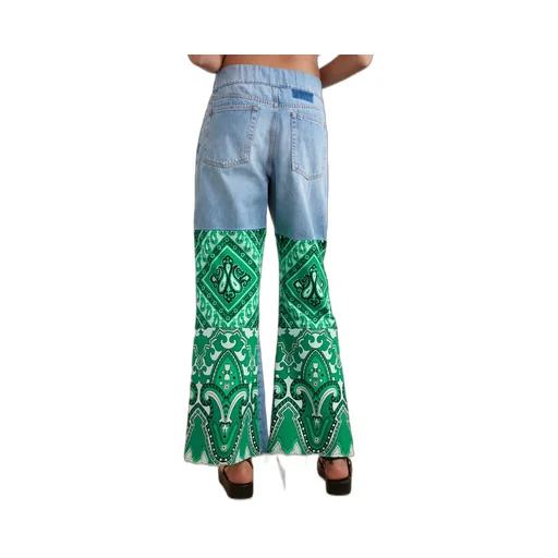 Piece-Sewn Flared Jeans