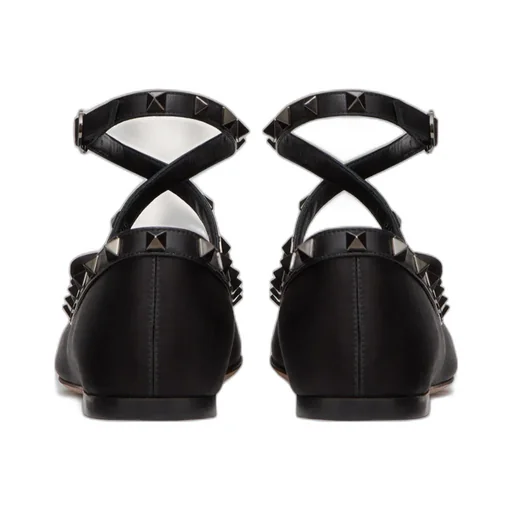 Valentino Garavani Rockstud Bow Detailed Ballerina Shoes