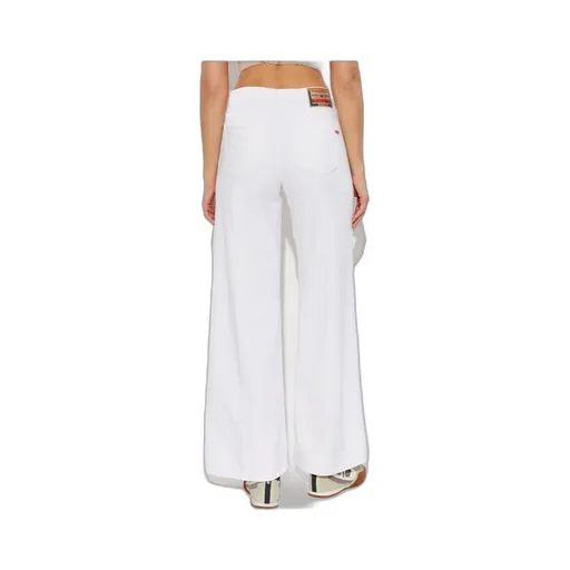 Wide-Leg Jeans