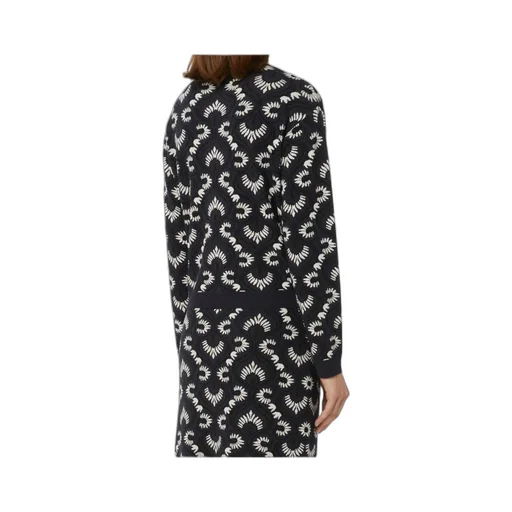 Long-Sleeved Knitwear