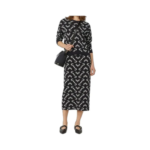 Long-Sleeved Knitwear