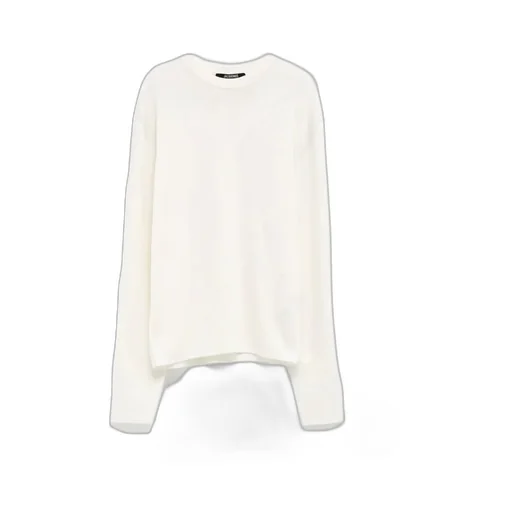 Long-Sleeved Knitwear
