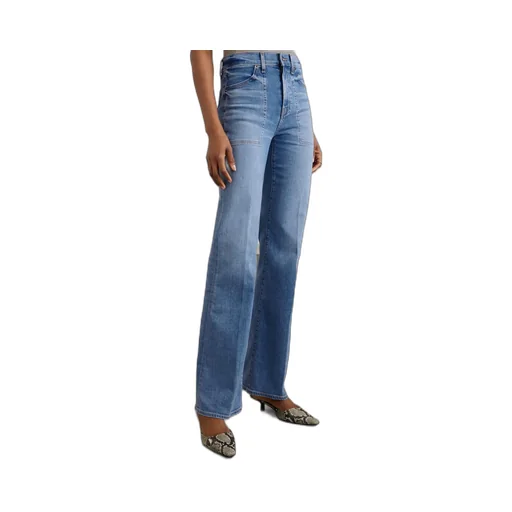 High-Waisted Jeans
