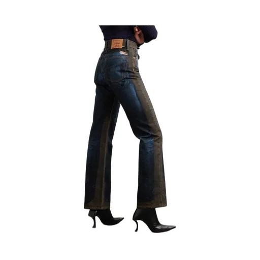 High-Waisted Jeans