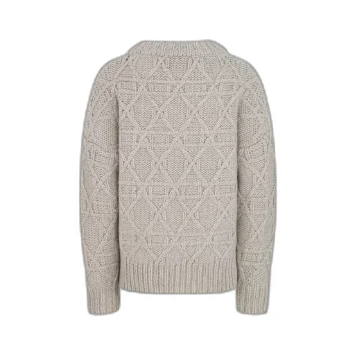 Long-Sleeved Knitwear