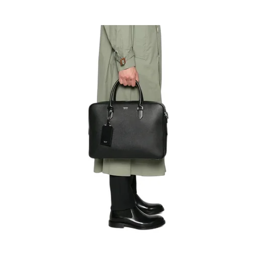 Zippered Shoulder Bag For Carrying Documents