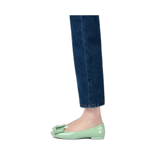 U Look Ballerinas In Patent Leather